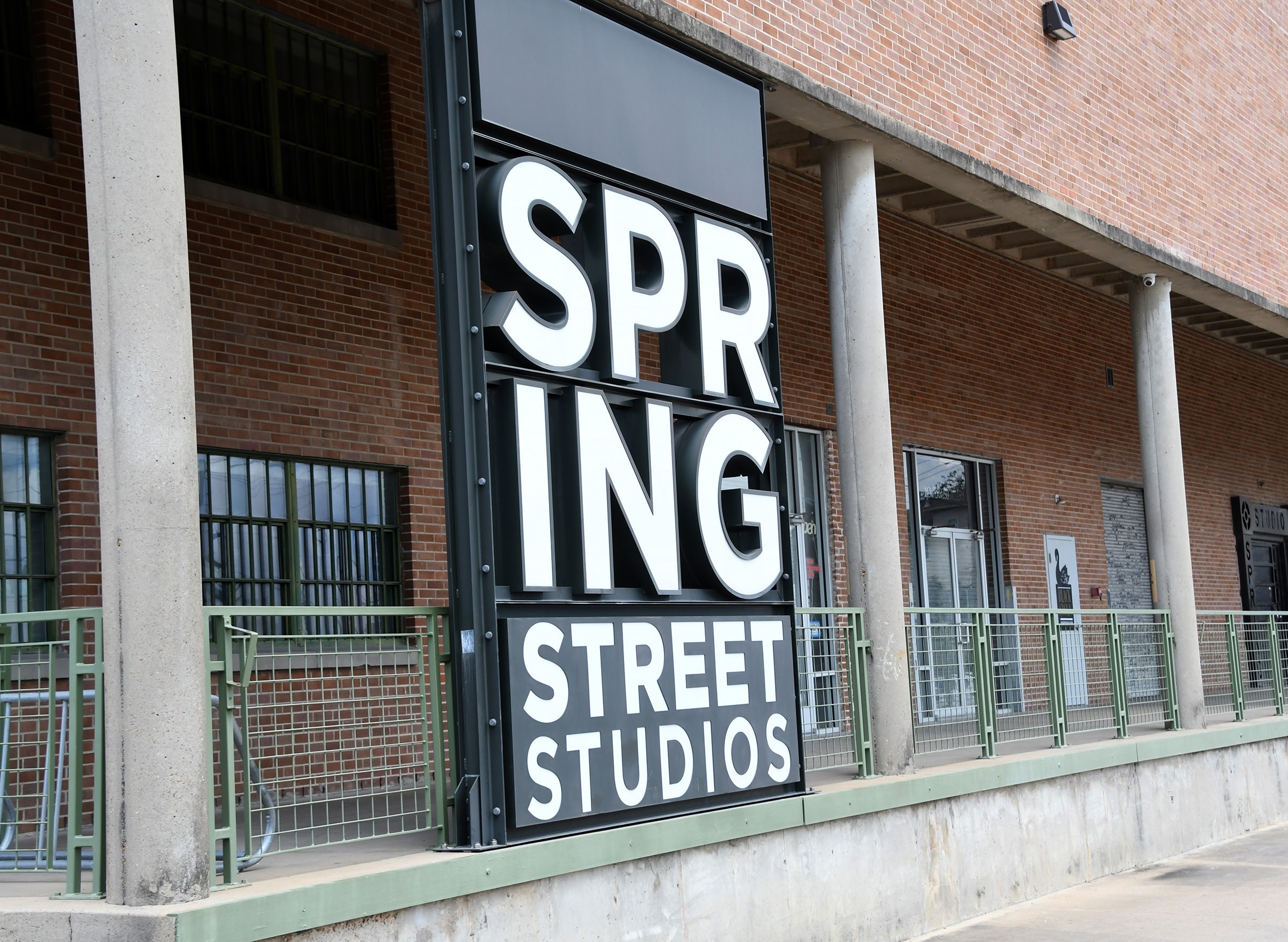 EPAH Presents Its 2025 ''cocktails for a Cause'' Honoring Lazarus House at Spring Street Studios